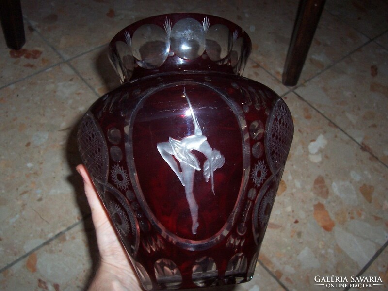 Beautiful burgundy crystal vase of a dancing woman