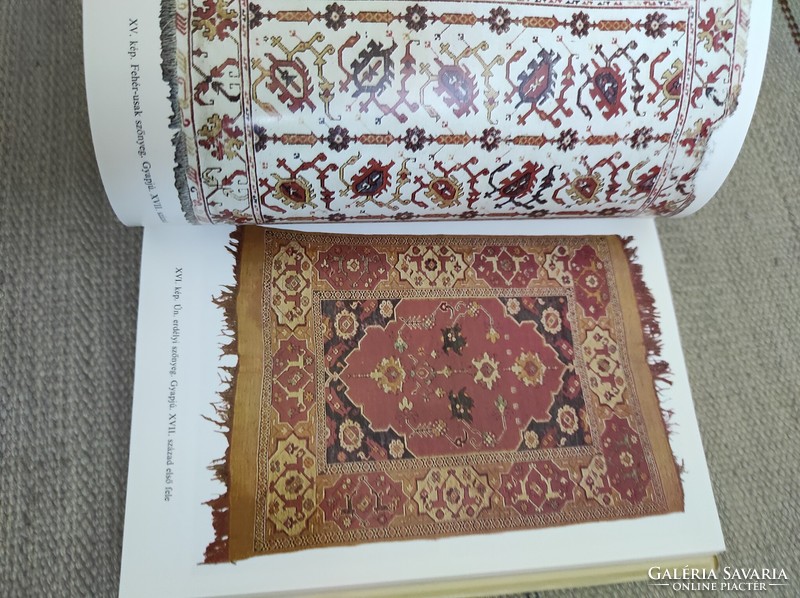 Ismerjük meg a keleti szőnyeget - Ledács Kiss Aladár Szüts Béla - szőnyegbecsüs, műtárgybecsüs könyv