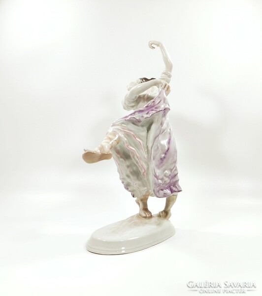 Herend, charming dancing gypsy girl hand-painted porcelain figure, flawless! (P140)