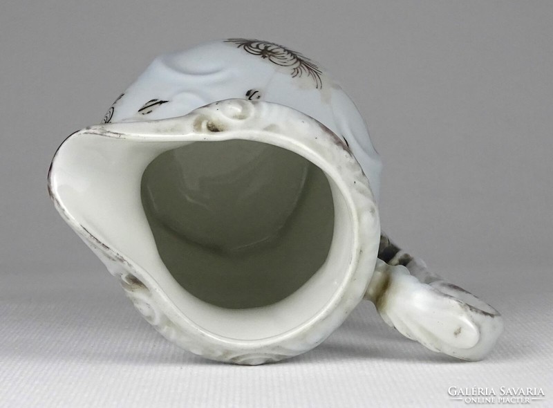1O026 Régi kisméretű porcelán tejszínes kiöntő 9 cm