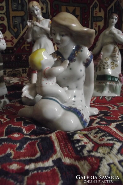 Orosz " Polonne " porcelán figurák.