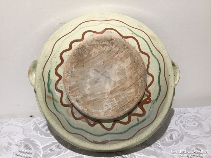 Old folk earthenware bowls