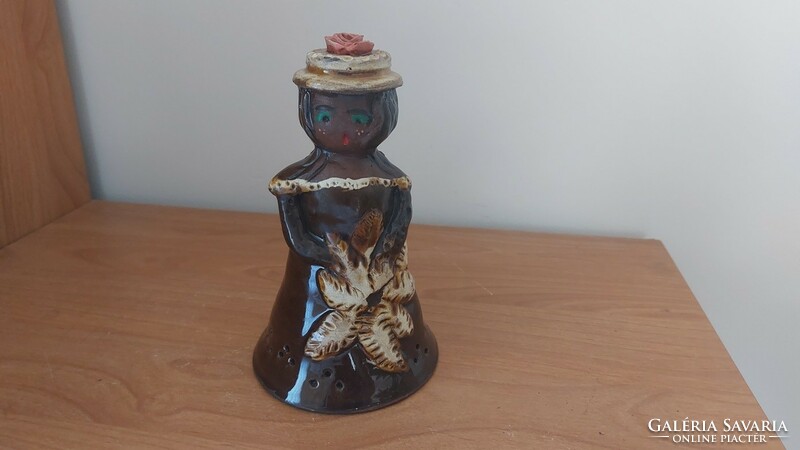 (K) ceramic statue marked m, approx. 17 cm