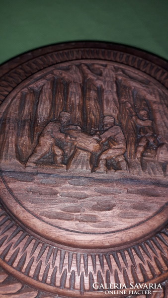 Antique folk artist wooden richly carved scene marked round gift box - 18x10 cm as shown in pictures