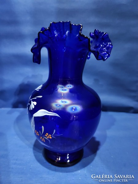 Üveg Váza Fodros Szélű Antik Szakított Virág Dekorral