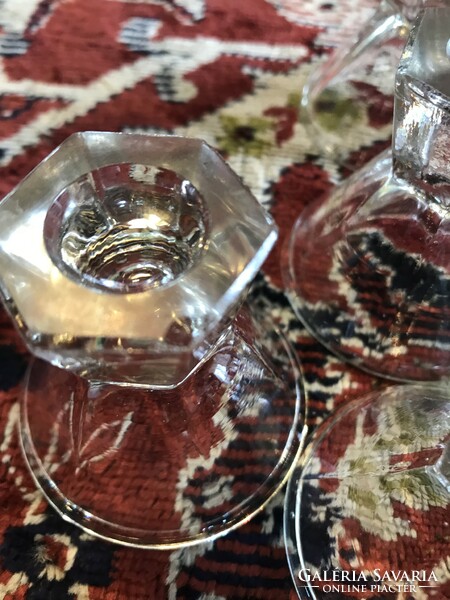 Régi pálinkás üveg és a hozzátartozó 8 darab pohárka