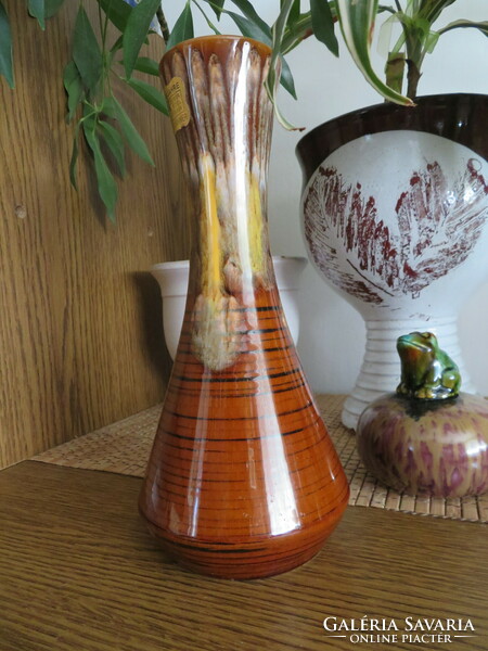 Mázas sorszámozott kerámia váza