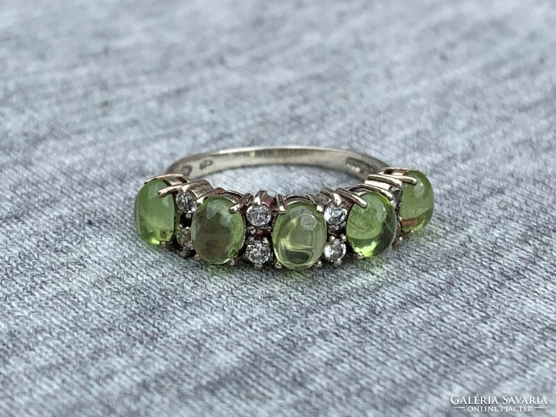 Női ezüst gyűrű olivin kövekkel