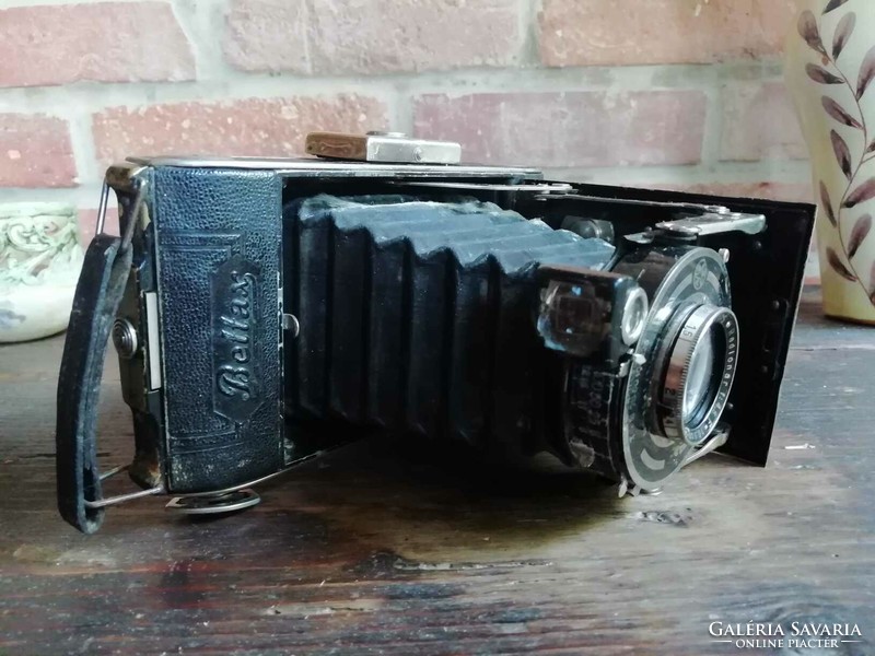 Bettax 1931 camera, in good condition for its age, hand-held camera with accordion, photo machine