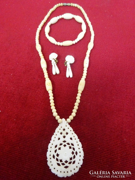 Bone effect - butter colored - bijou necklace, bracelet and earrings. Jokai.