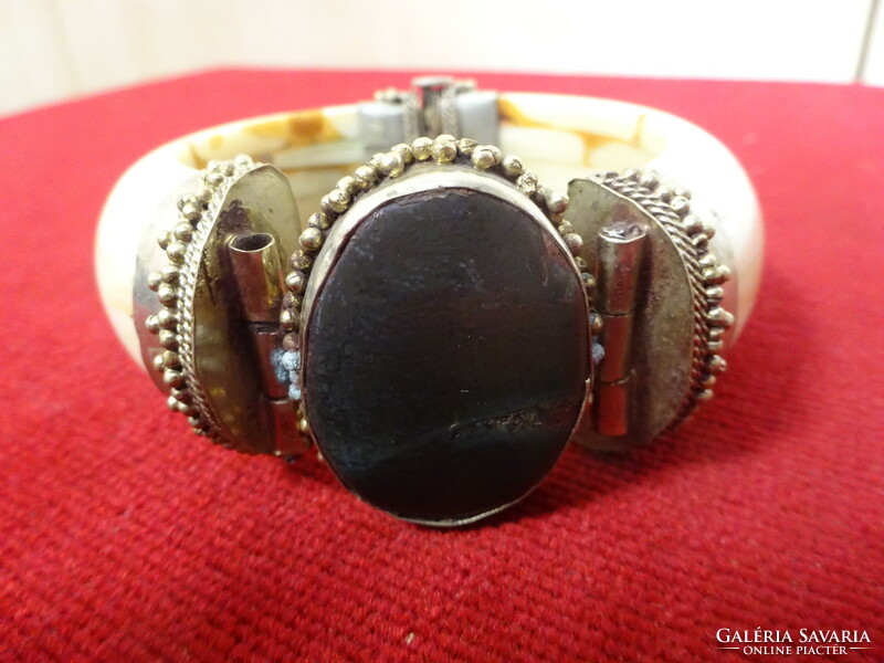 Indian bijou bracelet, black stone. Jokai.