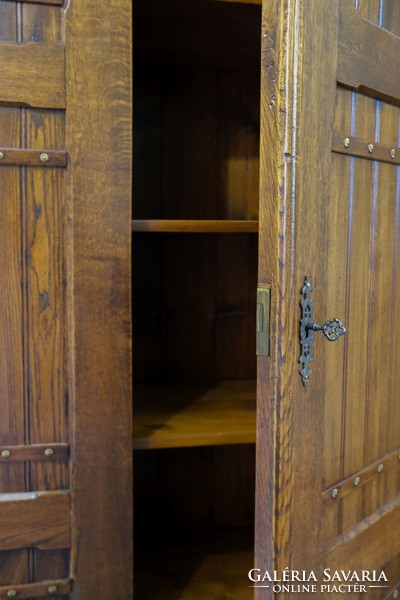 Pair of antique wardrobes from the xx. From the beginning of the century (restored)
