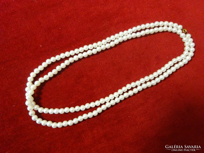White pearl necklace from the 70s. Jokai.