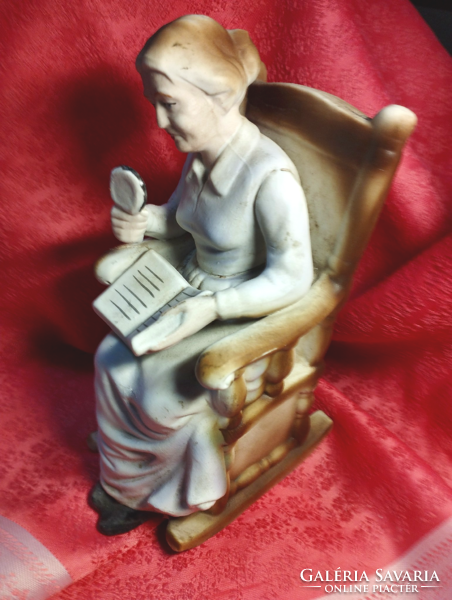 Olvasó hölgy, antik kőporcelán , nipp