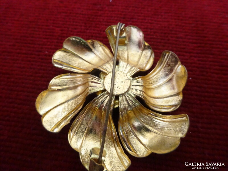 Brooch, pin, color gold and pink, with 7 pearls in the middle. Jokai.