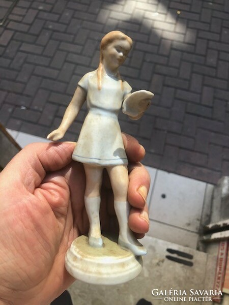 Drasche porcelain singing girl, height 16 cm