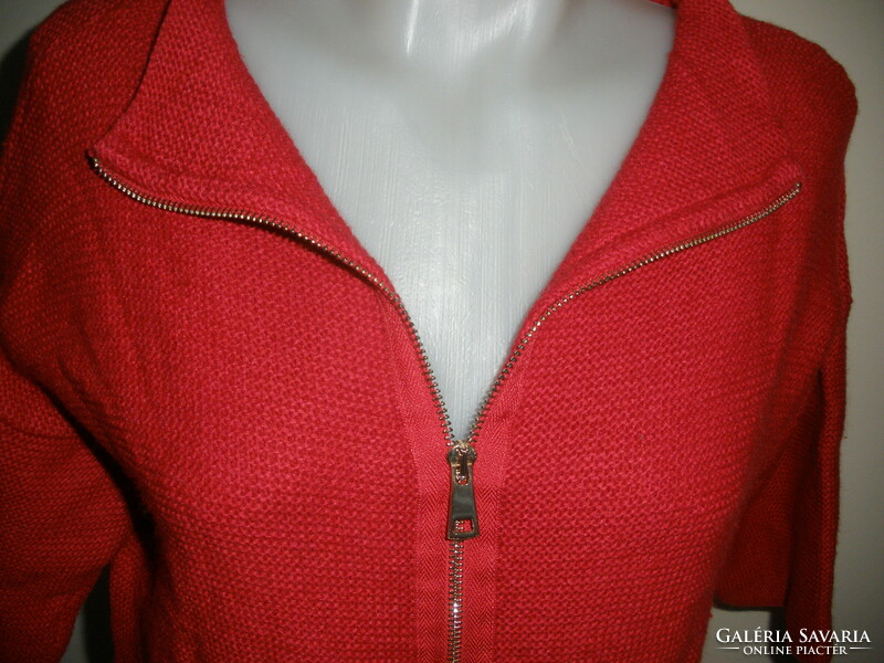 Short style, warm cardigan made of Italy wool