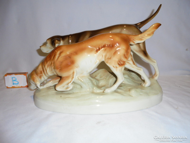 Royal Dux kutya pár, vadász kutyák -  porcelán szobor, nipp, figura