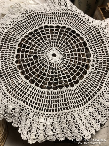Spreading circular crocheted lace tablecloth needlework 3.No.