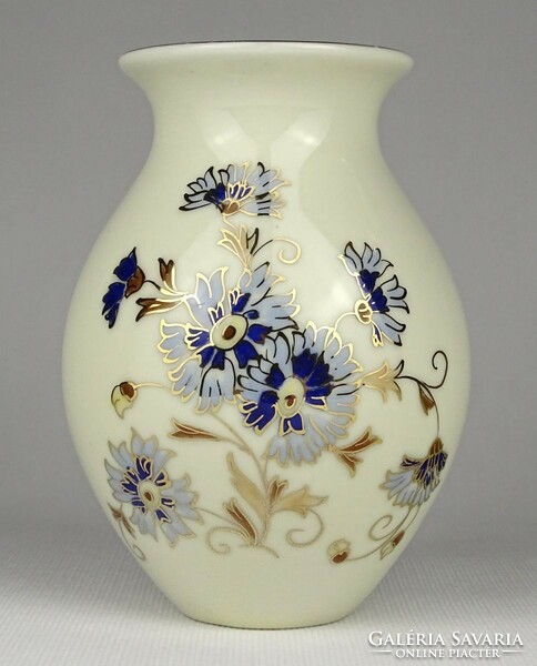 1O166 Butter colored Zsolnay porcelain vase with cornflowers 12.7 Cm