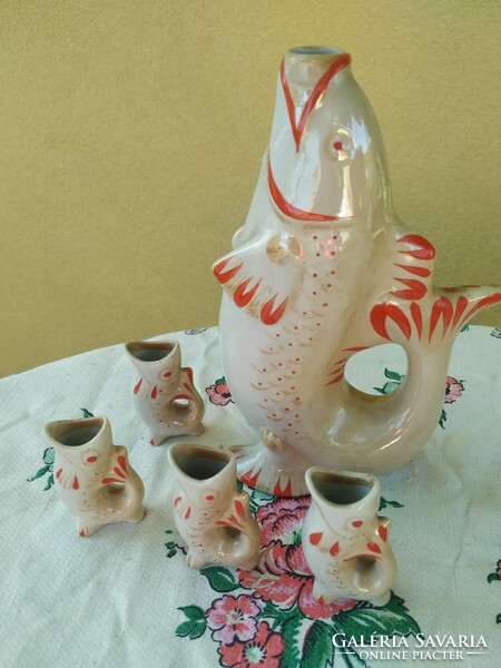 Orosz hal formájú porcelán pálinkás készlet eladó! Hal + 4 kishal