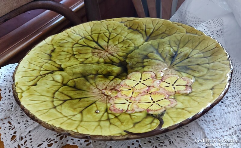A sumptuous Art Nouveau marked 29.5 cm large majolica plate