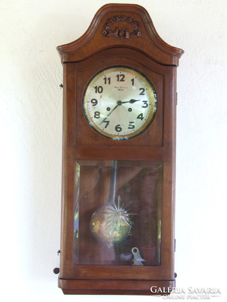 Wall clock (210618)