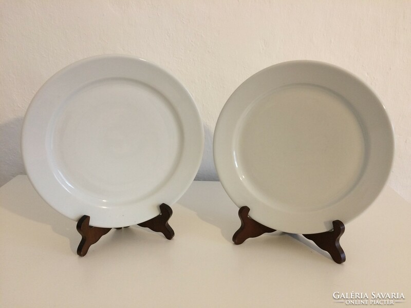 2 White porcelain flat plates 24 cm