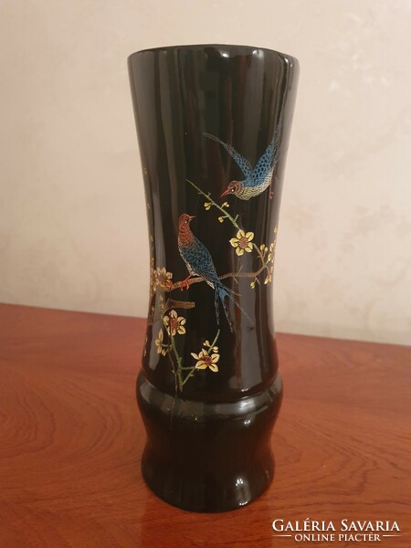 Régi gyöngyház berakásos fekete lakkfa, madár motívummal váza 24 cm