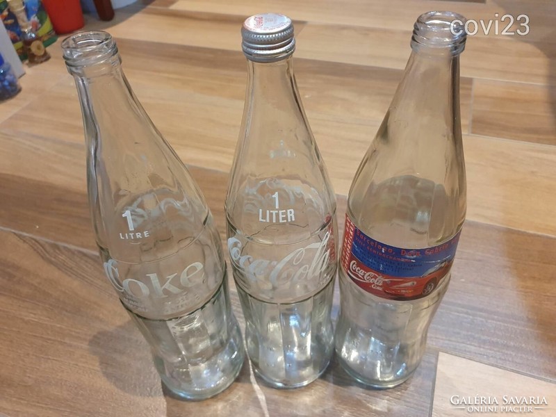 3 retro Coca-Cola soda bottles in good condition, decoration, creative hospitality