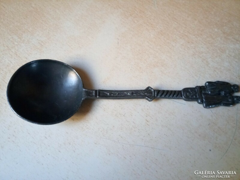 Kulon-shaped wooden spoon, handle with two shapes