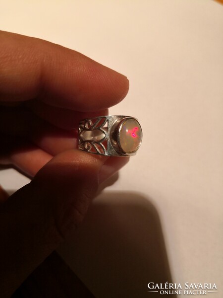 Beautiful silver ring with opal stones