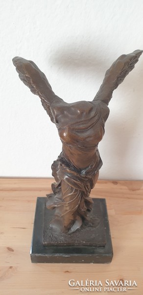 Nike bronze statue from Samothrace