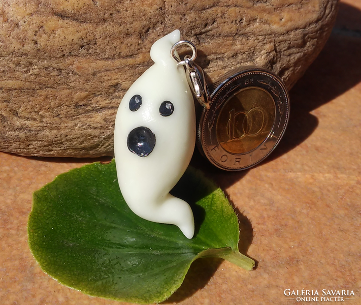 Scary Ghost Pendant (glow in the dark)