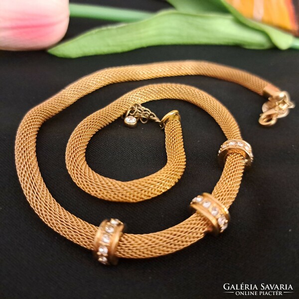 Gold-plated zircon necklaces.
