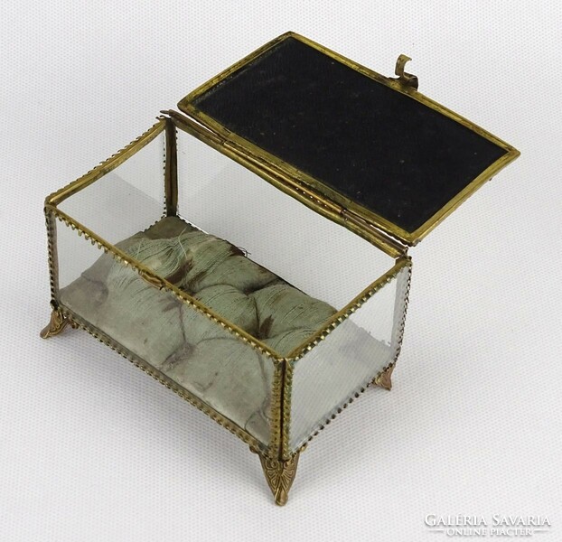 1O223 last century copper jewelry box with glass insert