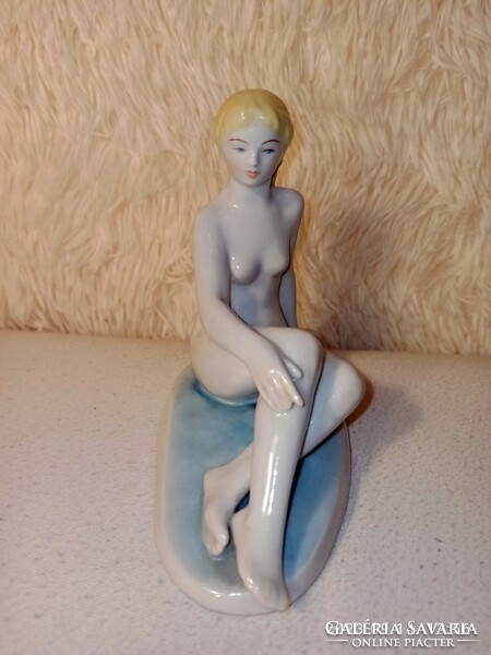 Zsolnay nude woman with flawless shield seal
