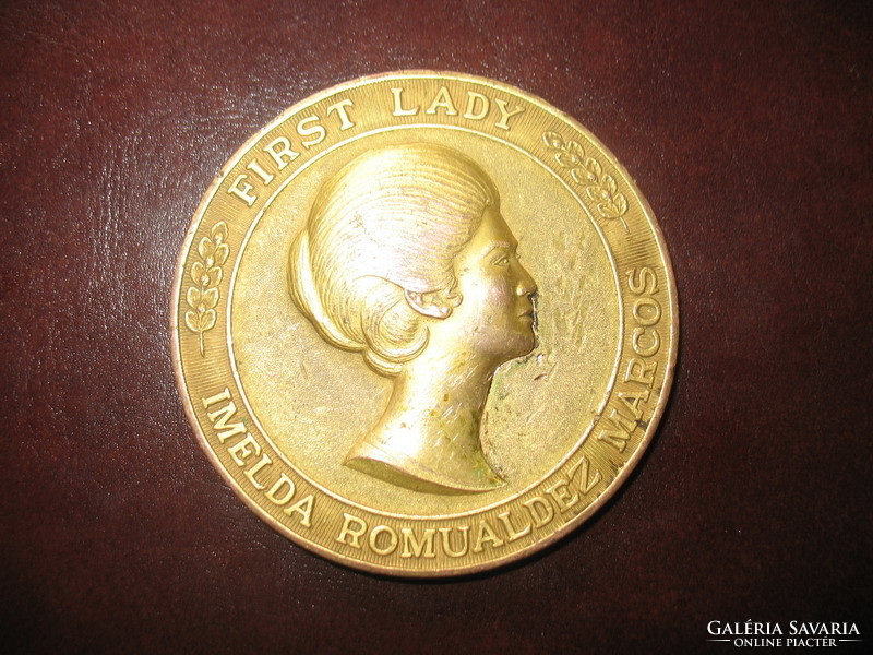Imelda Romualdez Marcos - plaque (7.5 cm)