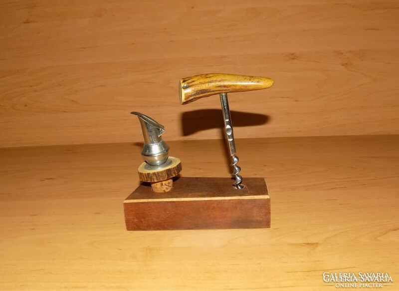 Retro antler corkscrew and dispenser set (1 / p)