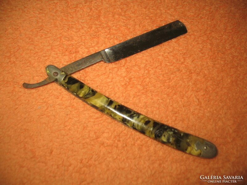 Old flossberger (zombor) razor