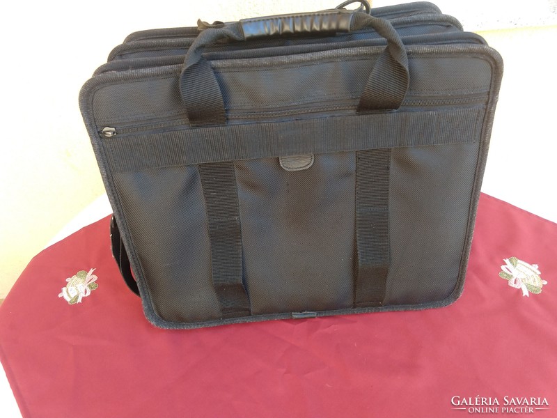 H P Laptop és akta táska,,nagy méretű,merevített,, 42x 36 x17 cm,,