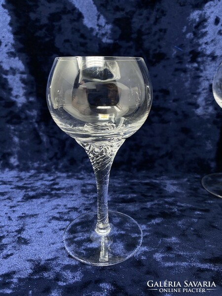 6db csodás talpas üveg boros pohár, kehely csavart talppal