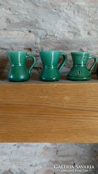 Mázas zöld kerámia pálinkás poharak.3 különböző formajú.