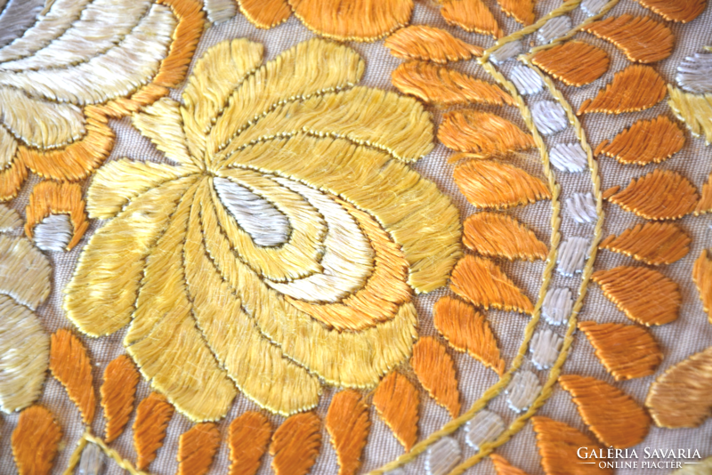 Antik Régi kézzel hímzett selyem arany Ó MATYÓ fali kárpit falvédő Népművészet 136 x 47 cm