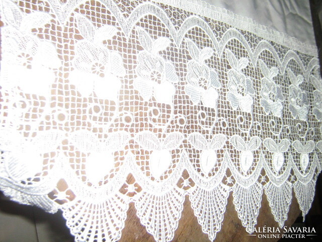 Gyönyörű vintage stílusú széles csipkés szatén vitrázs függöny pár