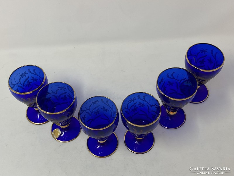 Vintage retró Bohemia Glass csodás kék cseh aranyozott mintájú likőrős talpas üveg poharak 6db