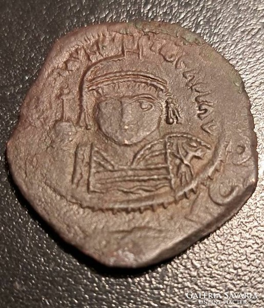 Large Byzantine follis : maurice tiberius.