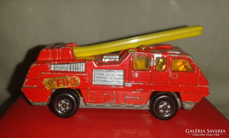 Matchbox superfast blaze buster fire truck no 22, vintage toy truck made in England by Lesney, 1975