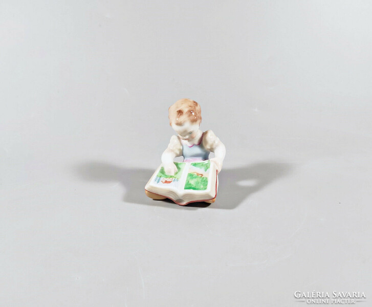 Herend, little girl reading a storybook, hand-painted porcelain figure 7.5 Cm, perfect! (J312)