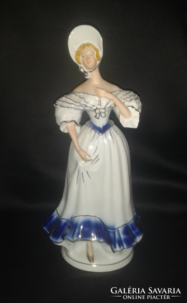 Kobalt kék ruhás porcelán kalapos lány Wallendorf stílus 32 cm